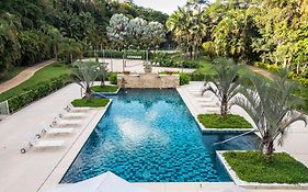 Radio Hotel Resort & Convention